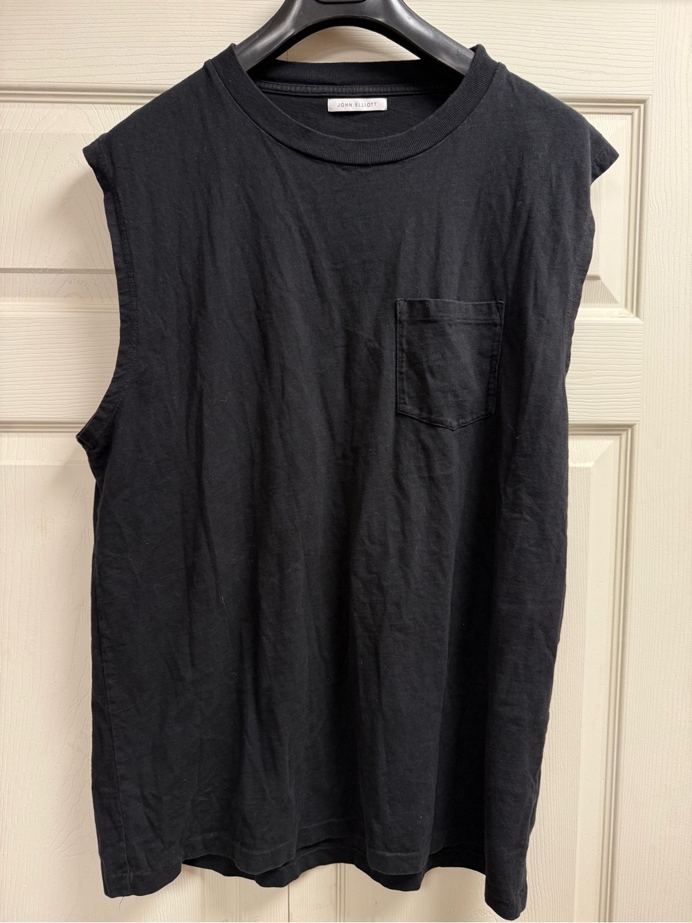 John Elliott Men’s Black Sleeveless Pocket Tee Large